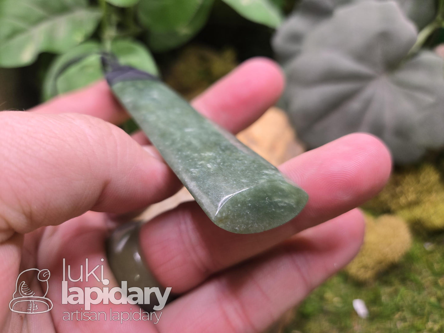 Pounamu Jade Toki Pendant >> New Zealand Jade >> Handmade Pendant
