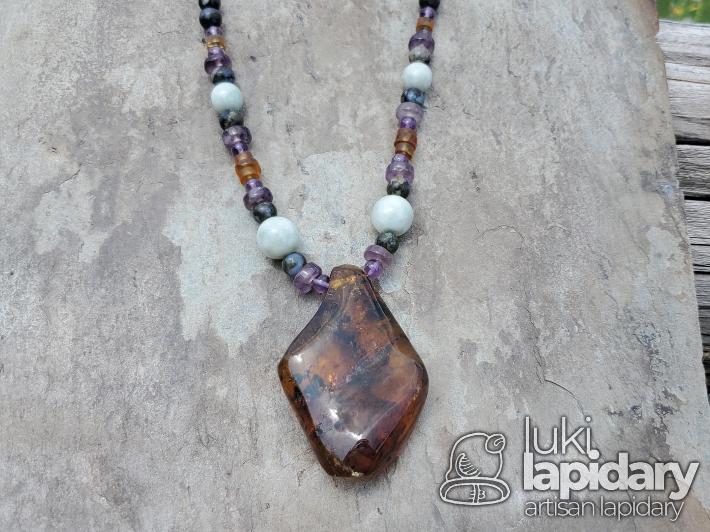 RARE >> Baltic Amber / Jadeite Jade >> Amethyst >> Que Sara >> Full Bead Pendant