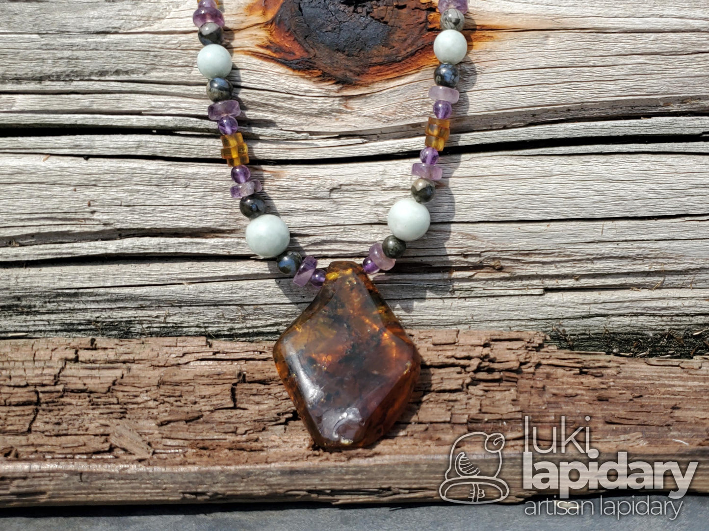 RARE >> Baltic Amber / Jadeite Jade >> Amethyst >> Que Sara >> Full Bead Pendant