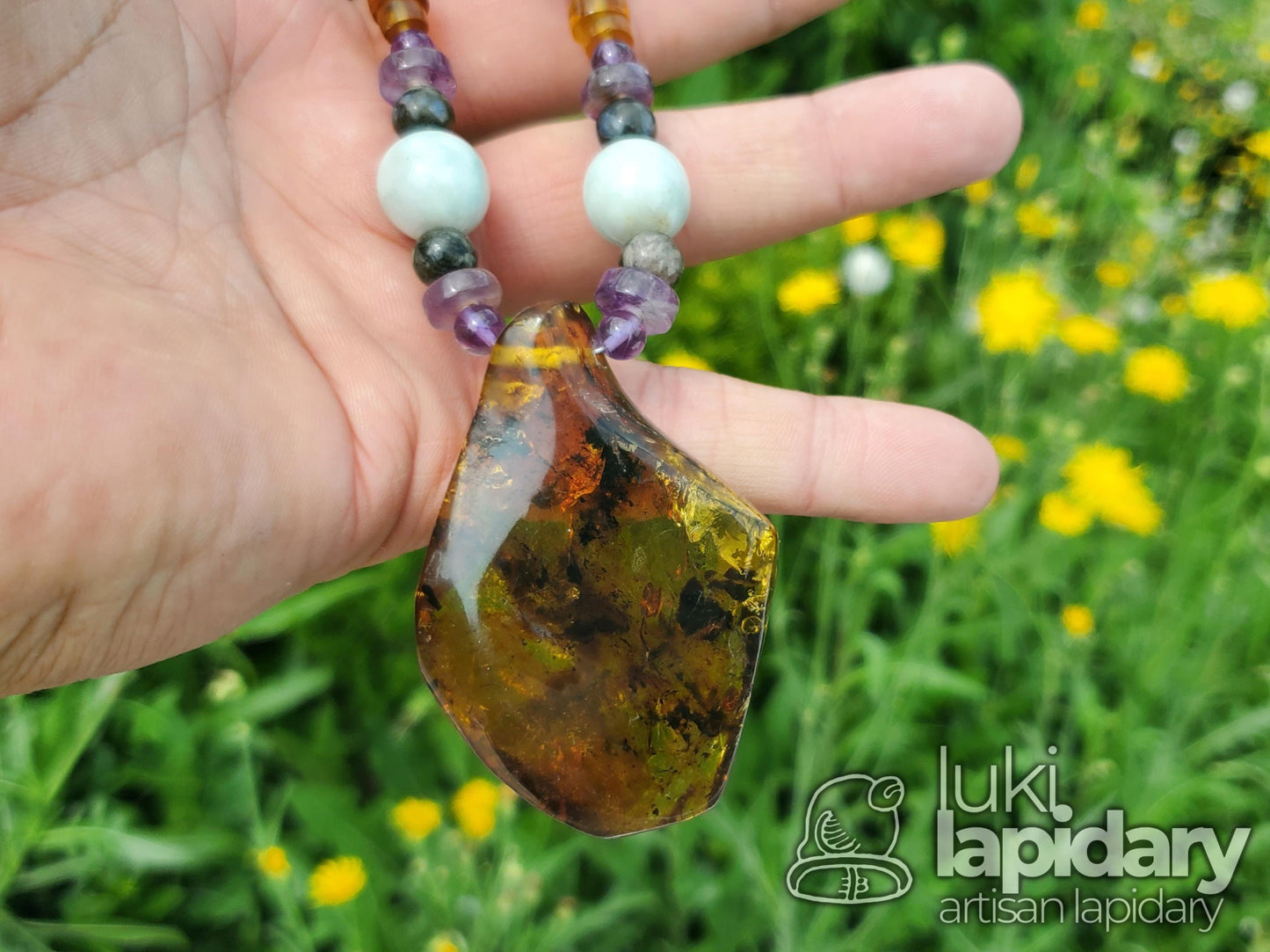 RARE >> Baltic Amber / Jadeite Jade >> Amethyst >> Que Sara >> Full Bead Pendant